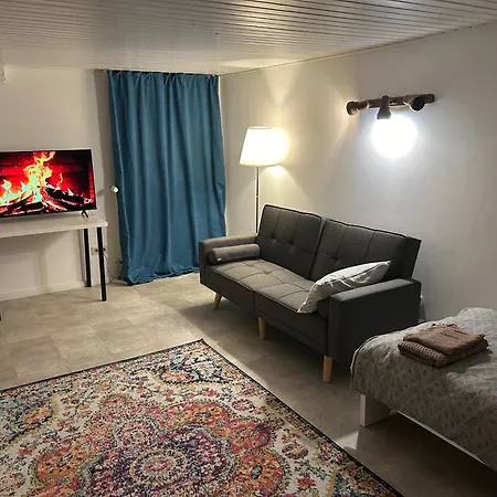 Apartment Souterrain In Der Naehe Vom Duesseldorfer Flughafen *