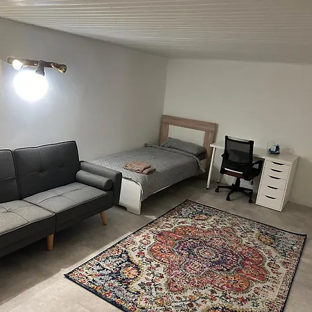 Souterrain In Der Naehe Vom Duesseldorfer Flughafen * Ратинген