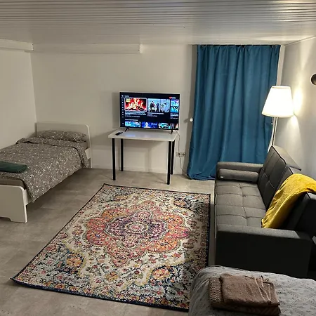 Souterrain In Der Naehe Vom Duesseldorfer Flughafen Ратинген