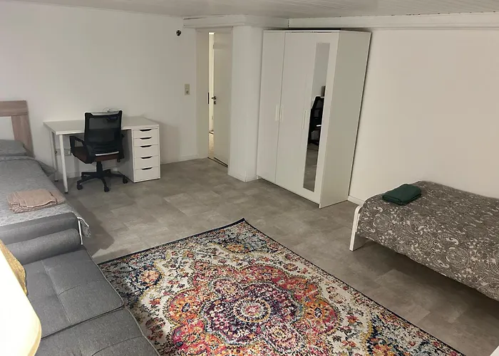 Souterrain In Der Naehe Vom Duesseldorfer Flughafen Ratingen