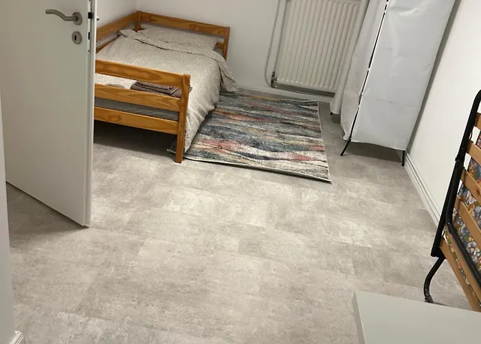 Appartement Souterrain In Der Naehe Vom Duesseldorfer Flughafen *